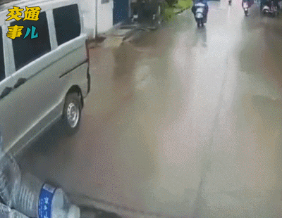 雨天開(kāi)車注意事項(xiàng)_出行提示_雨天安全出行