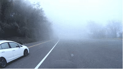 秋季霧天駕駛技巧_出行提示_霧天安全行車(chē)