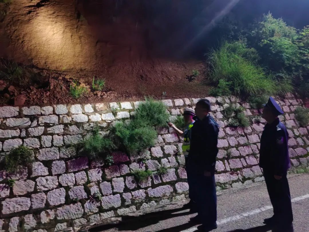 出行提示_雨季汛期交通安全提示_石林縣雨季道路隱患點(diǎn)