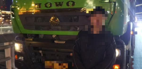 禁行_冬季行動(dòng)大貨車闖禁行_天津交警查處闖禁行貨車