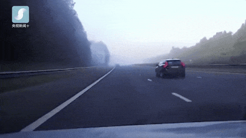 大霧天氣駕車(chē)安全指南_霧天行車(chē)安全注意事項(xiàng)_出行提示