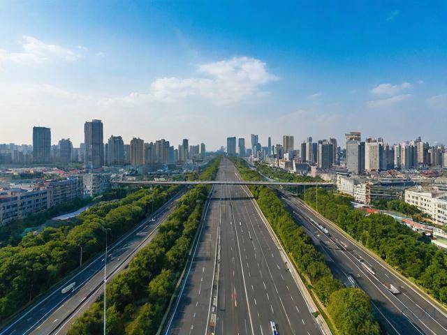 9月15日8時(shí)實(shí)時(shí)路況信息公布！城市道路與高速狀況全知曉